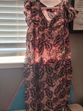 Pink Paisley V-Neck Short Sleeve Dress